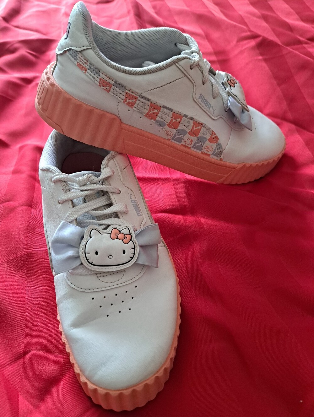 Puma Kids White & Peach Hello Kitty Lace-Up Sneakers